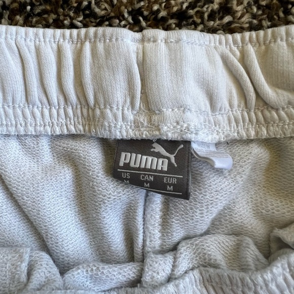 Puma White Athletic Shorts with Elastic Waistband - Picture 5 of 6